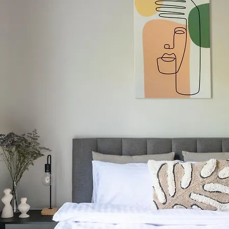 Platinum Apartment *